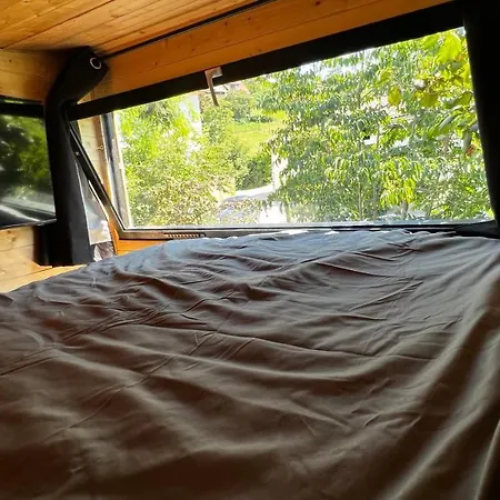 La Cabane Du 375, Piscine Clim,jacuzzi Et Insolite Saint-Jean-de-Moirans